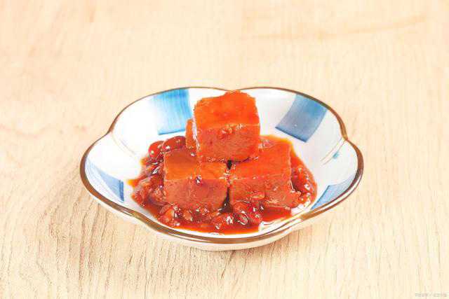創(chuàng)新引領(lǐng)未來，一塊腐乳包裝設(shè)備助力腐乳產(chǎn)業(yè)升級