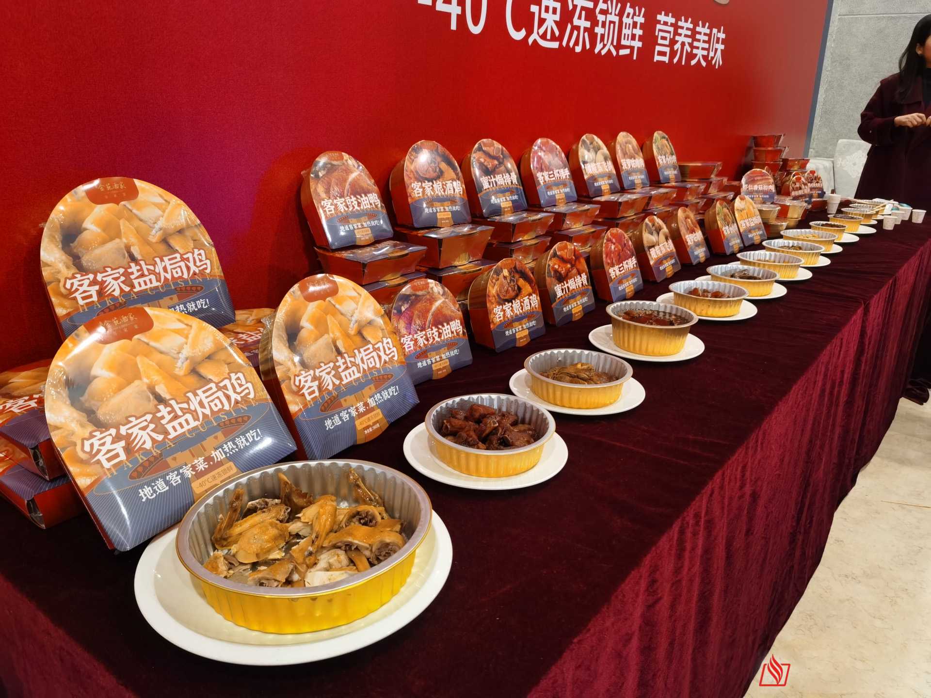 預(yù)制菜鎖鮮革命！一臺(tái) “會(huì)呼吸” 的包裝機(jī)如何讓料理包媲美現(xiàn)做？